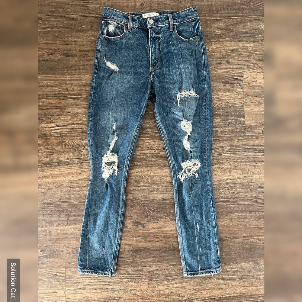 Abercrombie and Fitch skinny high-rise distressed jeans size 27/4